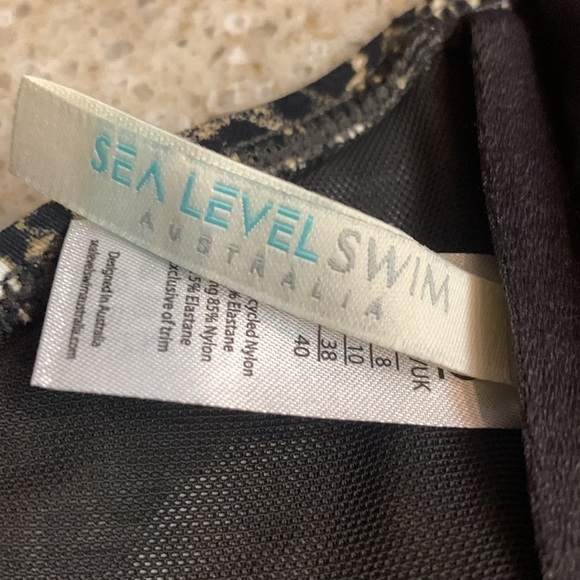 NWOT Sea Level Swim Animal Print Triangle Bikini Top Size 8 - Picture 7 of 9